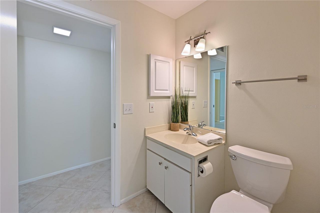 609 Woodlawn Drive, Bradenton, FL 34210 Photo