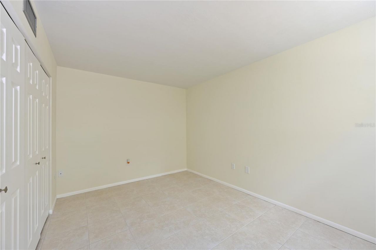 609 Woodlawn Drive, Bradenton, FL 34210 Photo