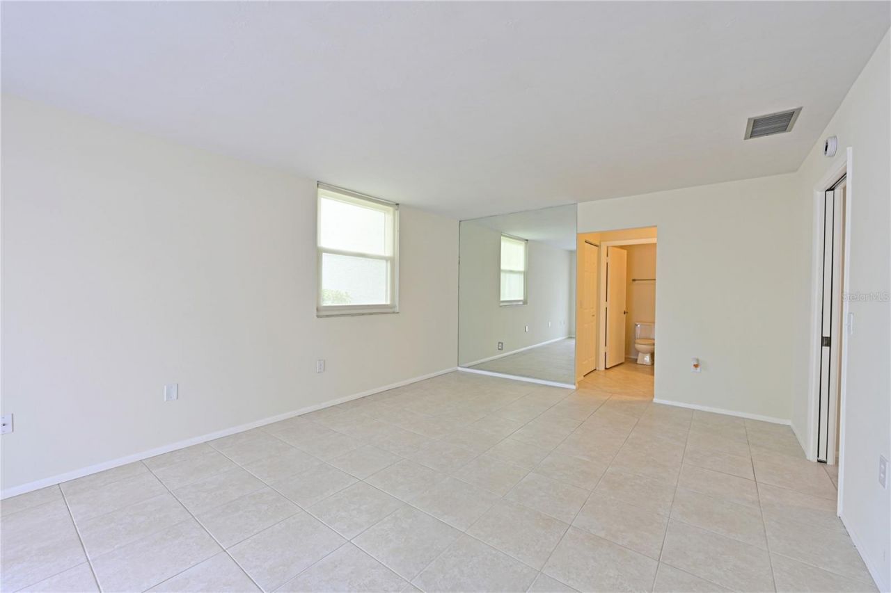 609 Woodlawn Drive, Bradenton, FL 34210 Photo
