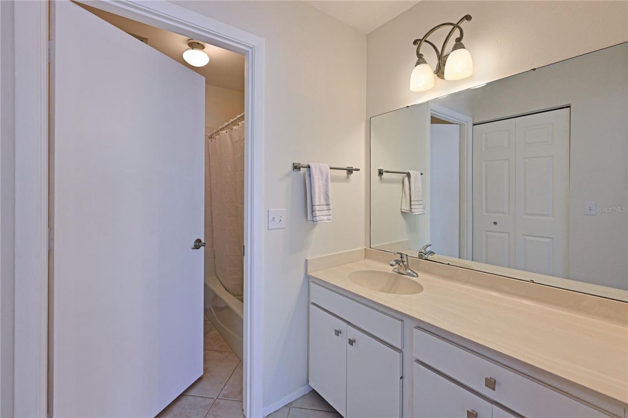 609 Woodlawn Drive, Bradenton, FL 34210 Photo