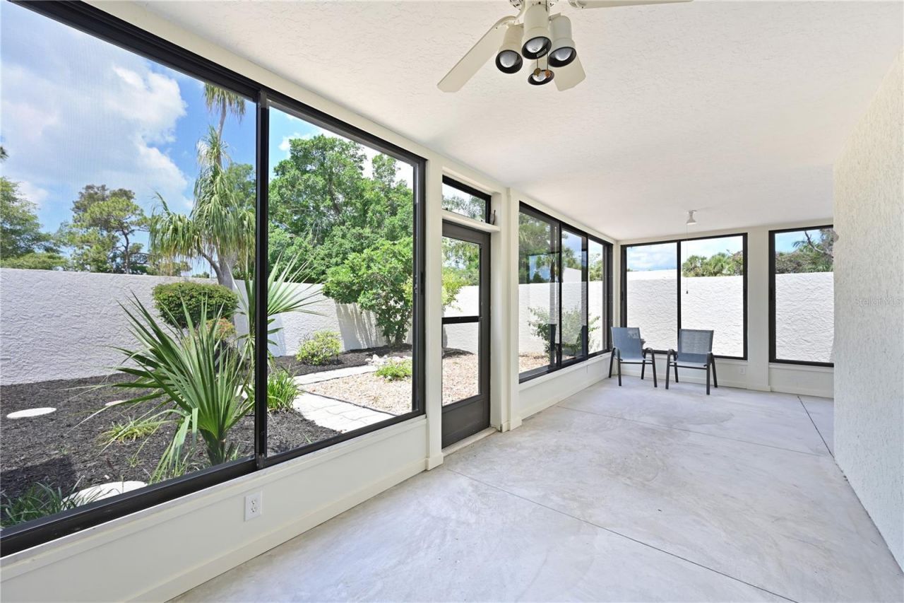 609 Woodlawn Drive, Bradenton, FL 34210 Photo