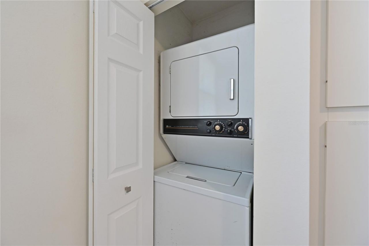 609 Woodlawn Drive, Bradenton, FL 34210 Photo