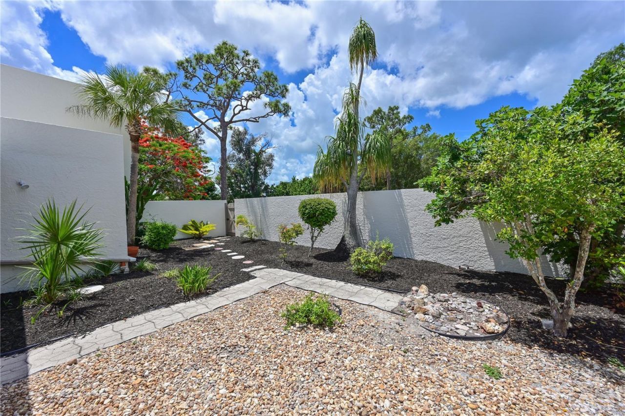 609 Woodlawn Drive, Bradenton, FL 34210 Photo