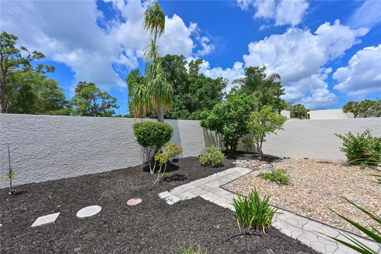 609 Woodlawn Drive, Bradenton, FL 34210 Photo
