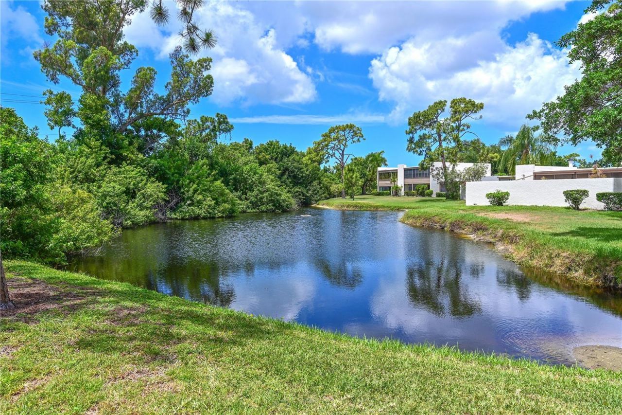 609 Woodlawn Drive, Bradenton, FL 34210 Photo