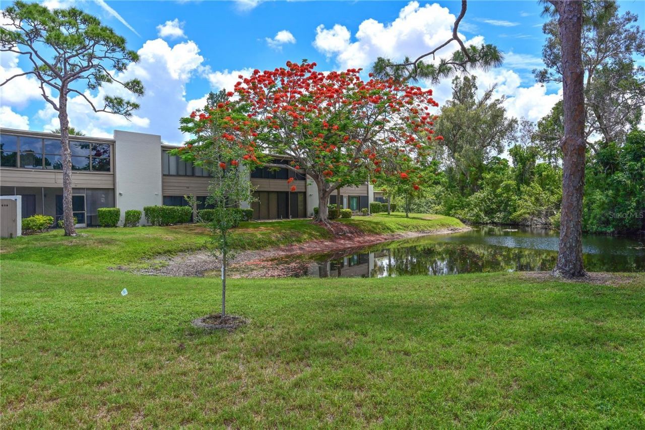 609 Woodlawn Drive, Bradenton, FL 34210 Photo