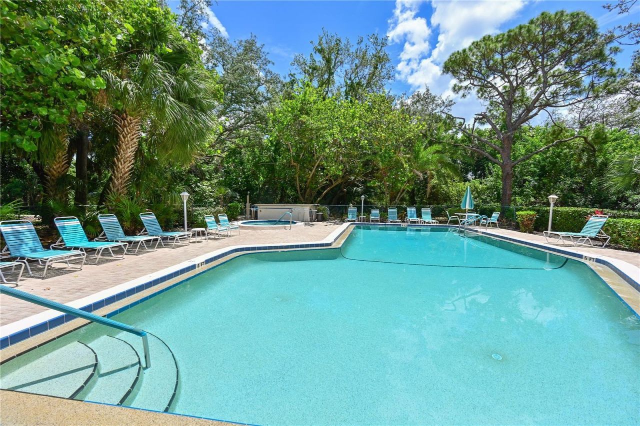 609 Woodlawn Drive, Bradenton, FL 34210 Photo