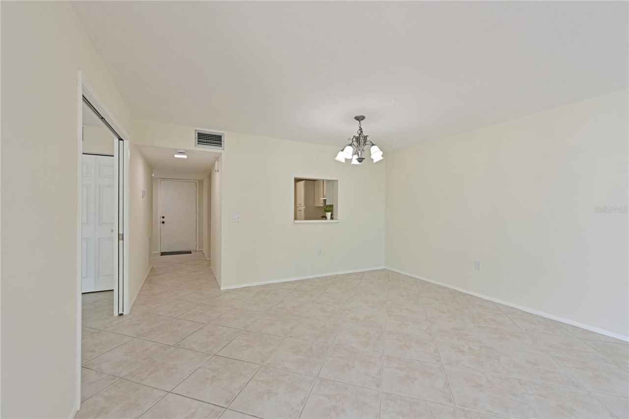 609 Woodlawn Drive, Bradenton, FL 34210 Photo