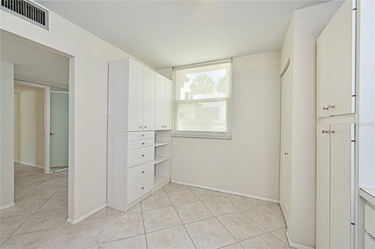 609 Woodlawn Drive, Bradenton, FL 34210 Photo