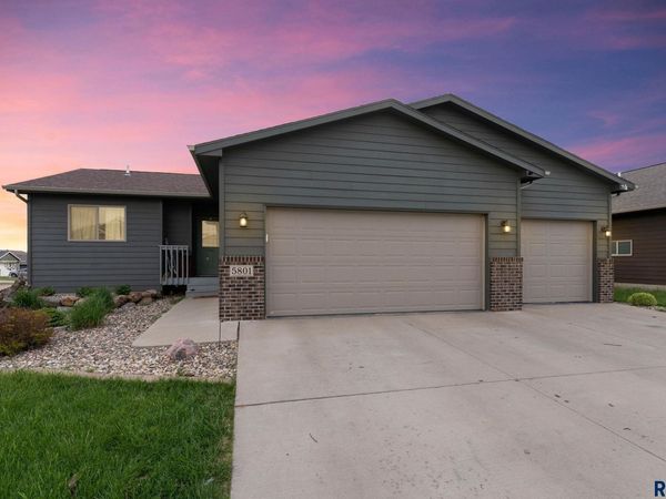 5801 N Sand Ave, Sioux Falls, SD 57104
