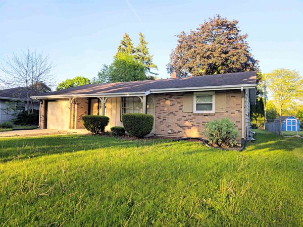 1926 Apple Tree Lane, ROCKFORD, IL 61108