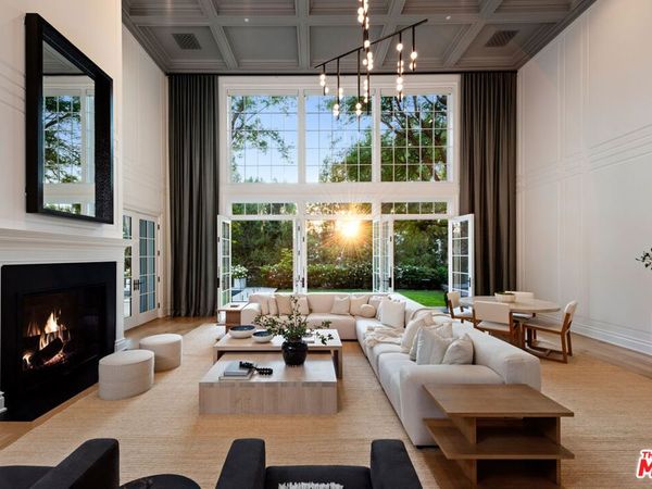 491 N Tigertail Road, Los Angeles, CA 90049