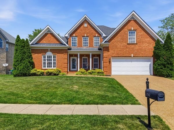 2517 Tisdale Dr, Thompsons Station, TN 37179