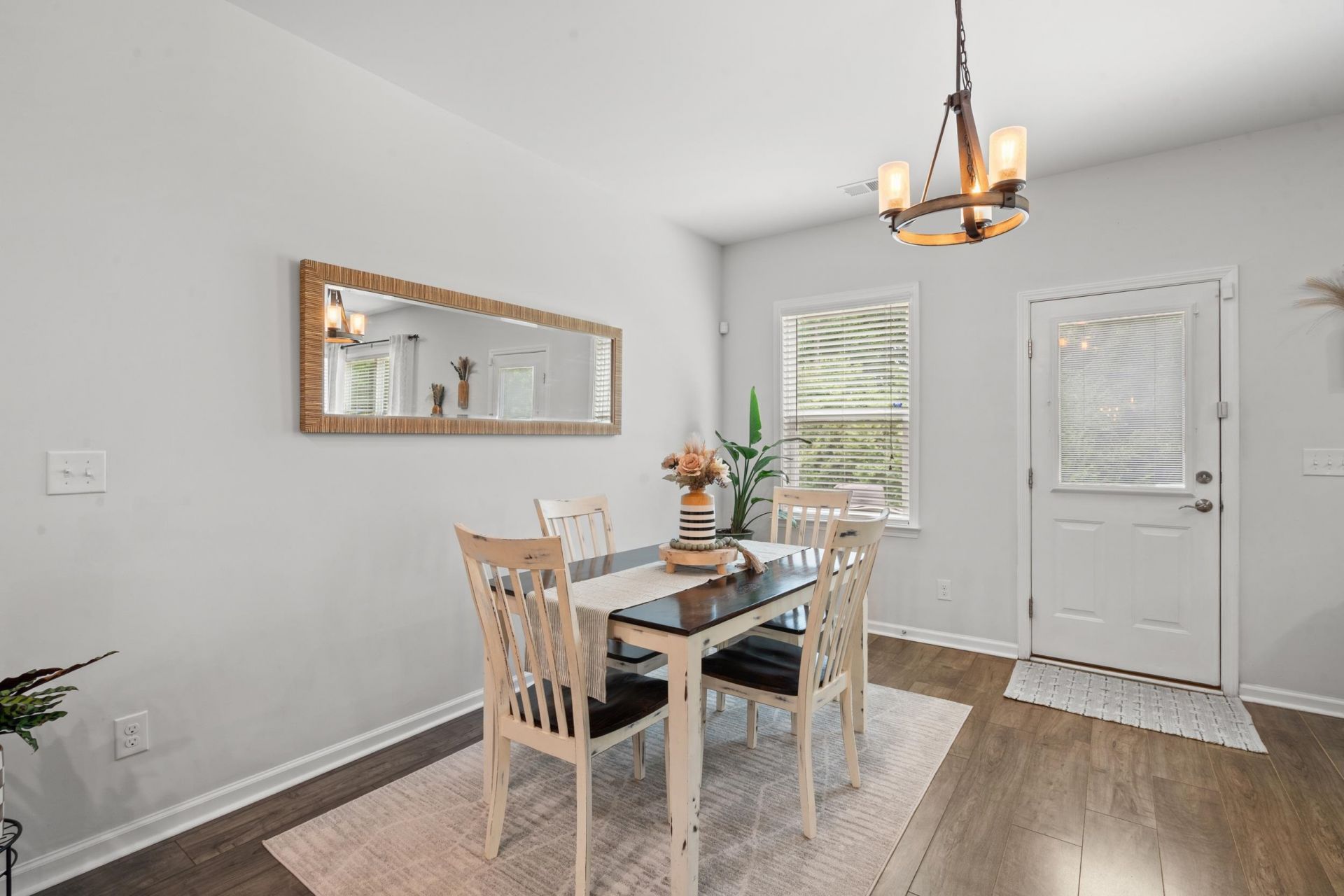 4052 Alvina Way Photo 11