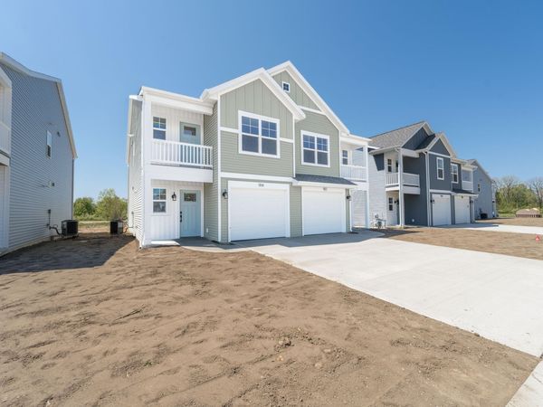 914 Indiana Avenue, Unit 14, South Haven, MI 49090