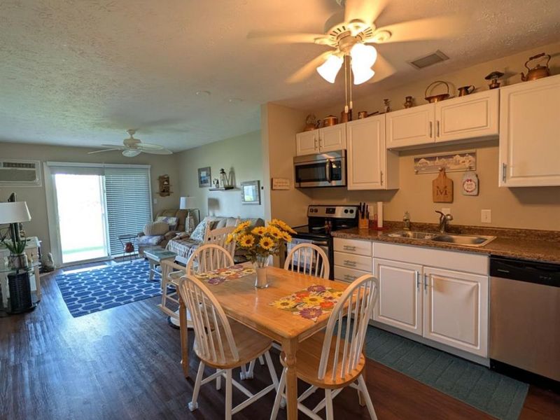 459 N Lake Pine, Unit 2, Marblehead, OH 43440 Photo 4