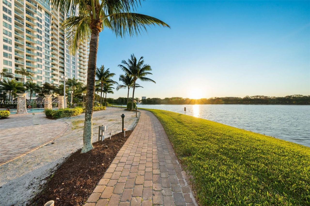 2641 N Flamingo Rd , Unit 1006N, Sunrise, FL 33323 Photo