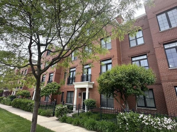 2004 Patriot Boulevard , Glenview, IL 60026