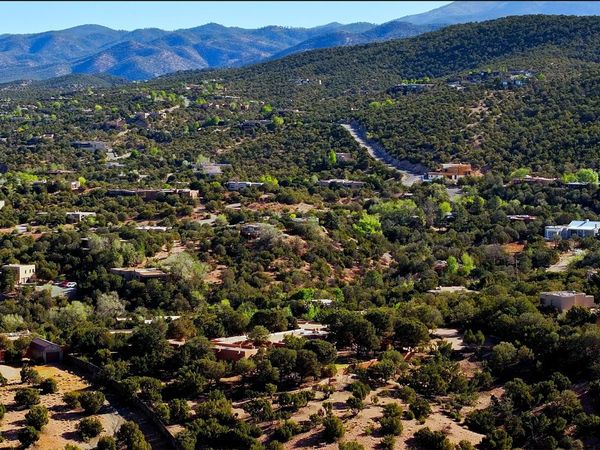 946 Cerro De La Paz , Santa Fe, NM 87501