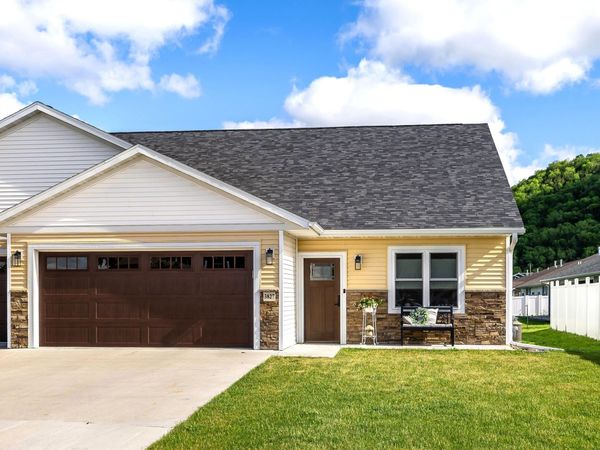 3827 Sunnyside Dr W -, La Crosse, WI 54601