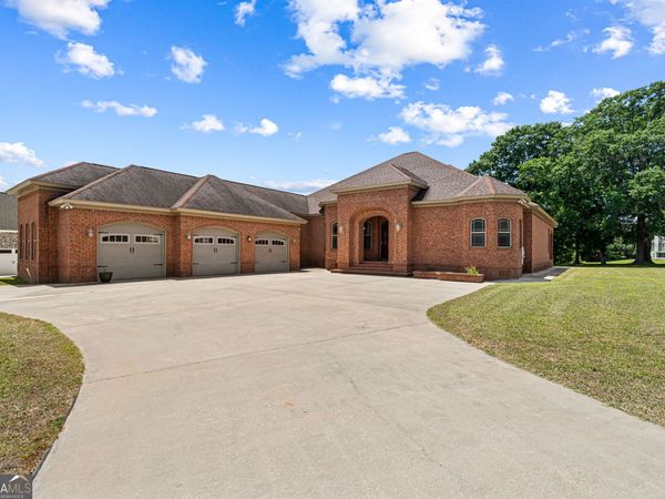 215 Little Hickory Drive, Lizella, GA 31052