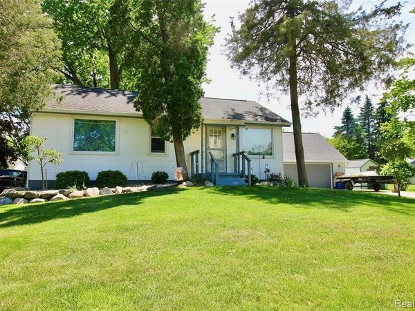 306 Tickner Street , Linden, MI 48451