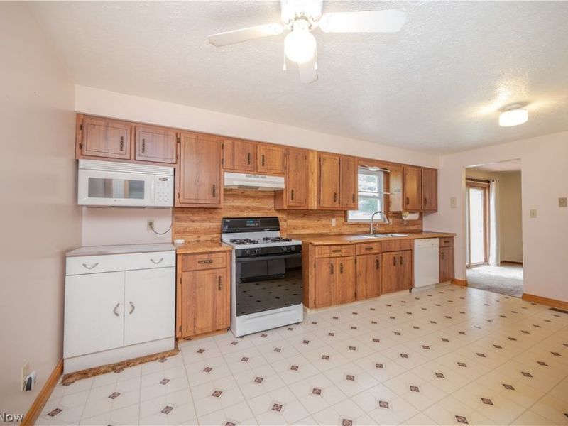 1041 Prentice Road NW, Warren, OH 44481 Photo 11