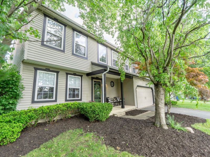 160 Kettering Bend, Delaware, OH 43015 Photo 2