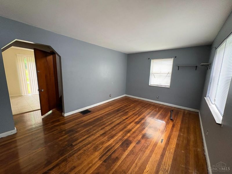 218 Ridgeway Road, Cincinnati, OH 45216 Photo 2