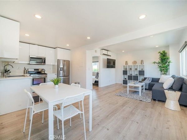 11918 Hart, Unit 4, North Hollywood, CA 91605