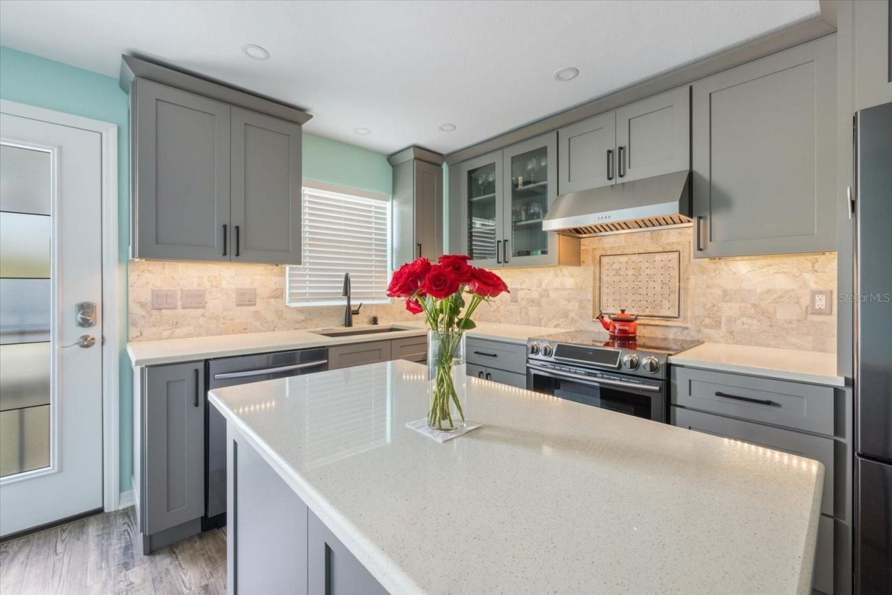 116 Vista Hermosa Circle, Unit 204C, Sarasota, FL 34242 Photo