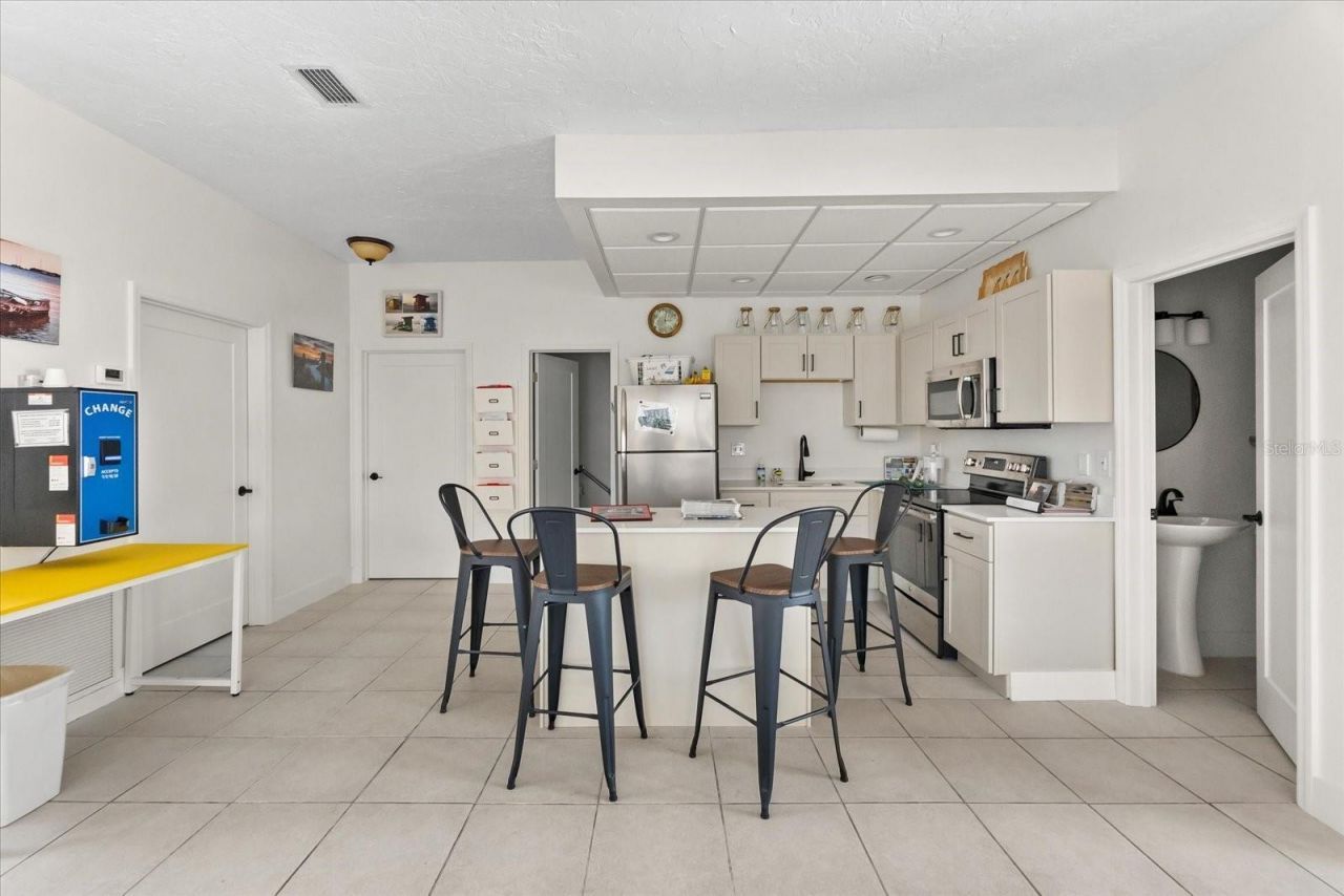 116 Vista Hermosa Circle, Unit 204C, Sarasota, FL 34242 Photo