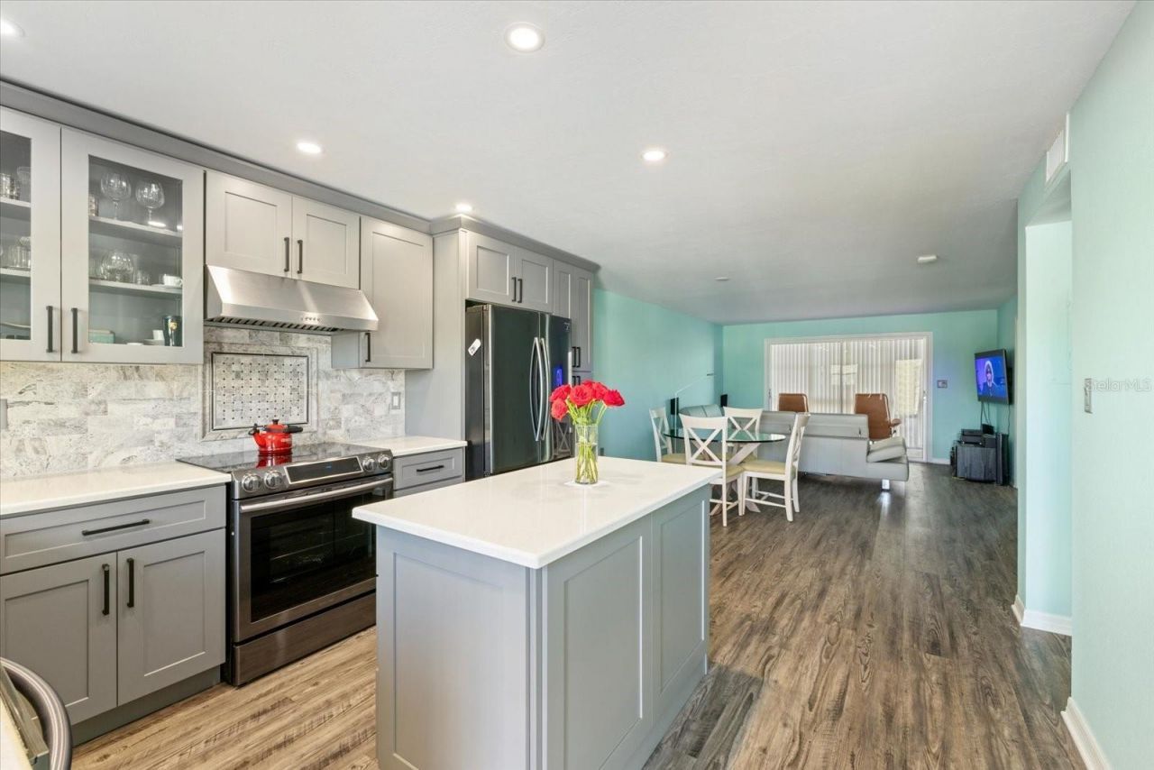 116 Vista Hermosa Circle, Unit 204C, Sarasota, FL 34242 Photo