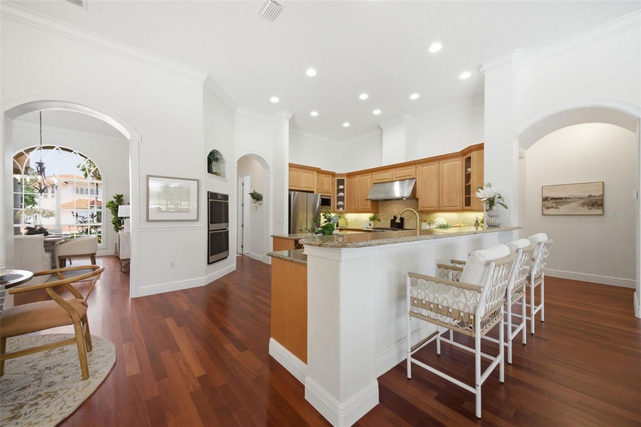 9409 Tree Tops Lake Road, Tampa, FL 33626 Photo