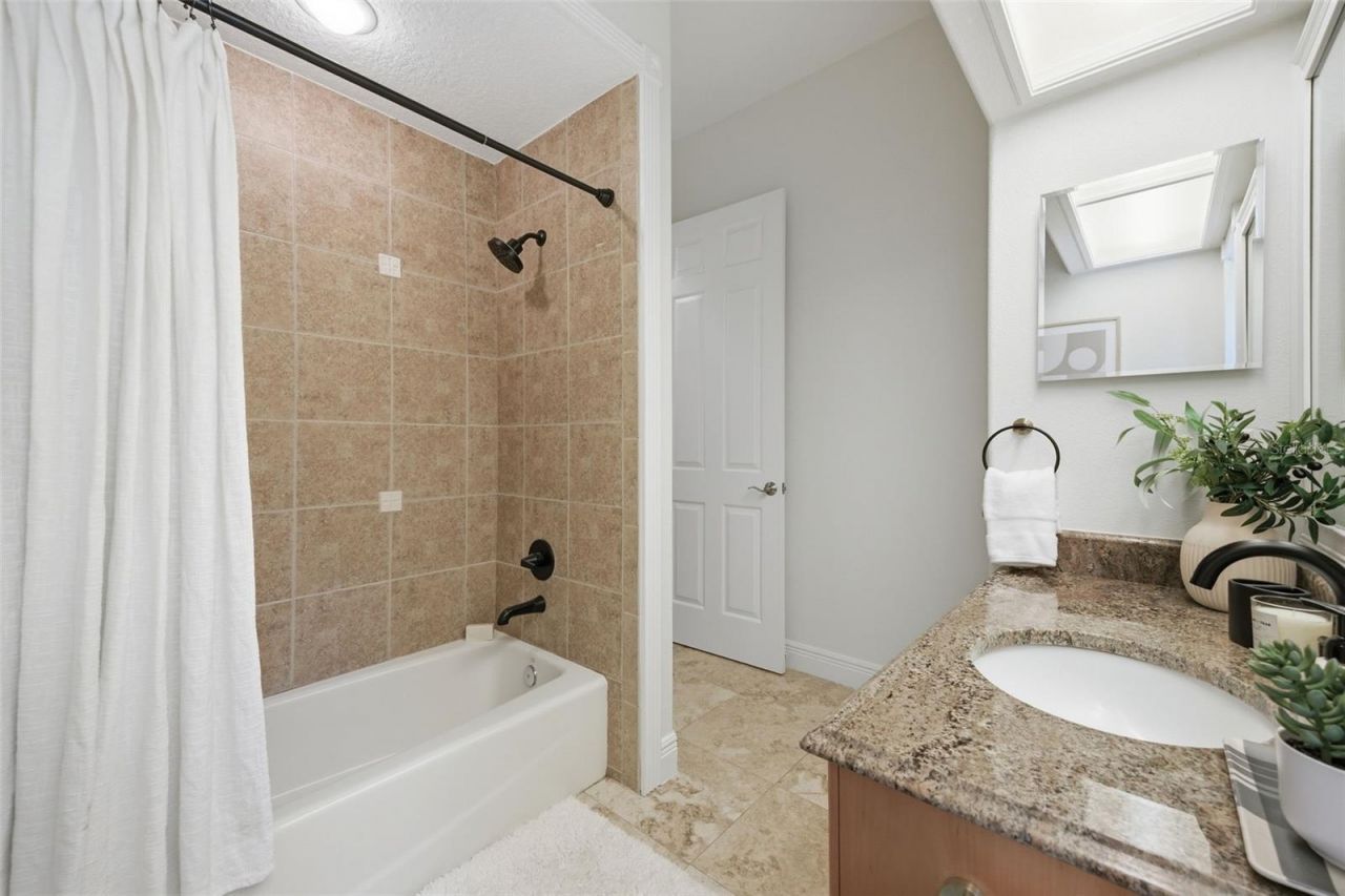 9409 Tree Tops Lake Road, Tampa, FL 33626 Photo