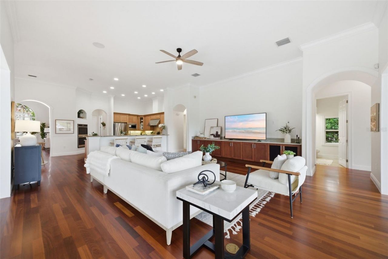 9409 Tree Tops Lake Road, Tampa, FL 33626 Photo