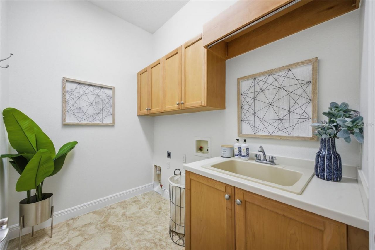 9409 Tree Tops Lake Road, Tampa, FL 33626 Photo