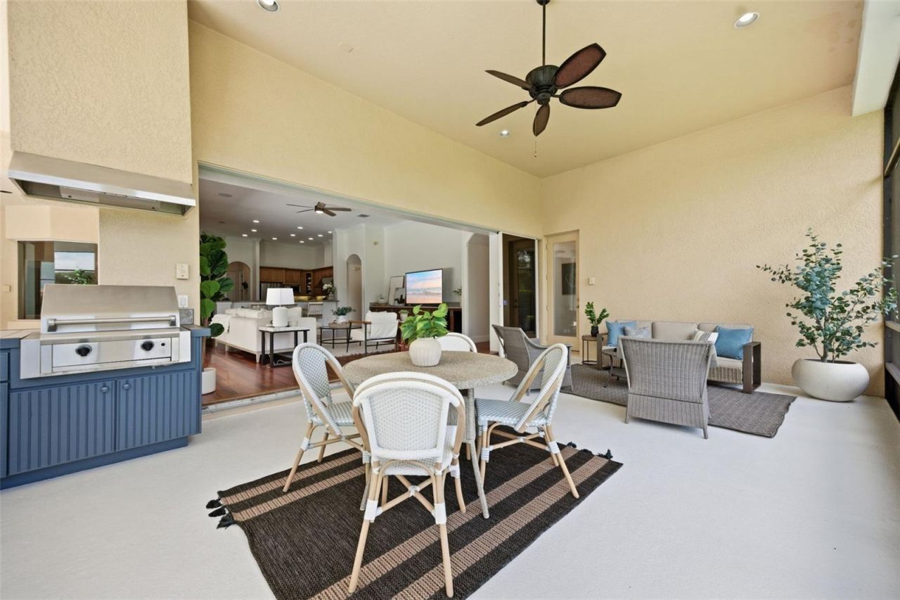 9409 Tree Tops Lake Road, Tampa, FL 33626 Photo