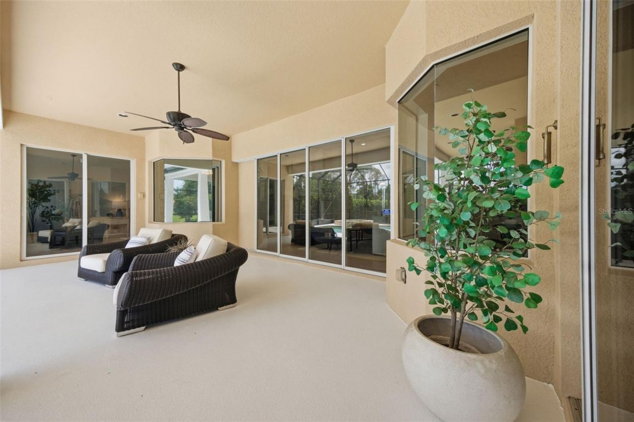 9409 Tree Tops Lake Road, Tampa, FL 33626 Photo