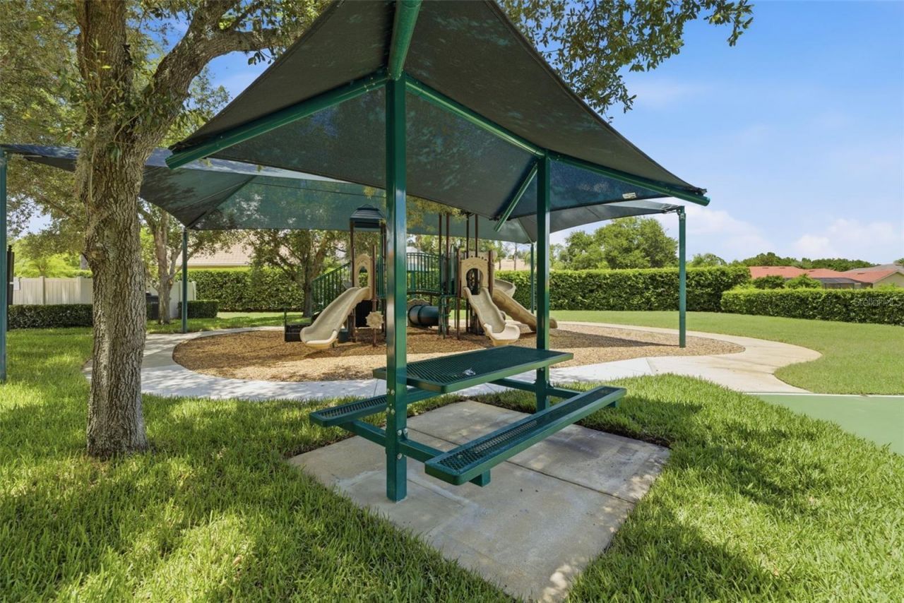 9409 Tree Tops Lake Road, Tampa, FL 33626 Photo