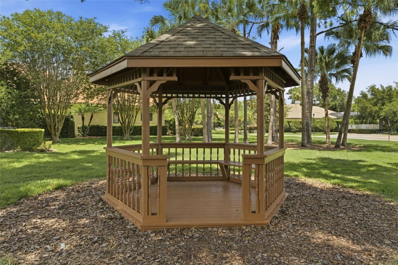 9409 Tree Tops Lake Road, Tampa, FL 33626 Photo