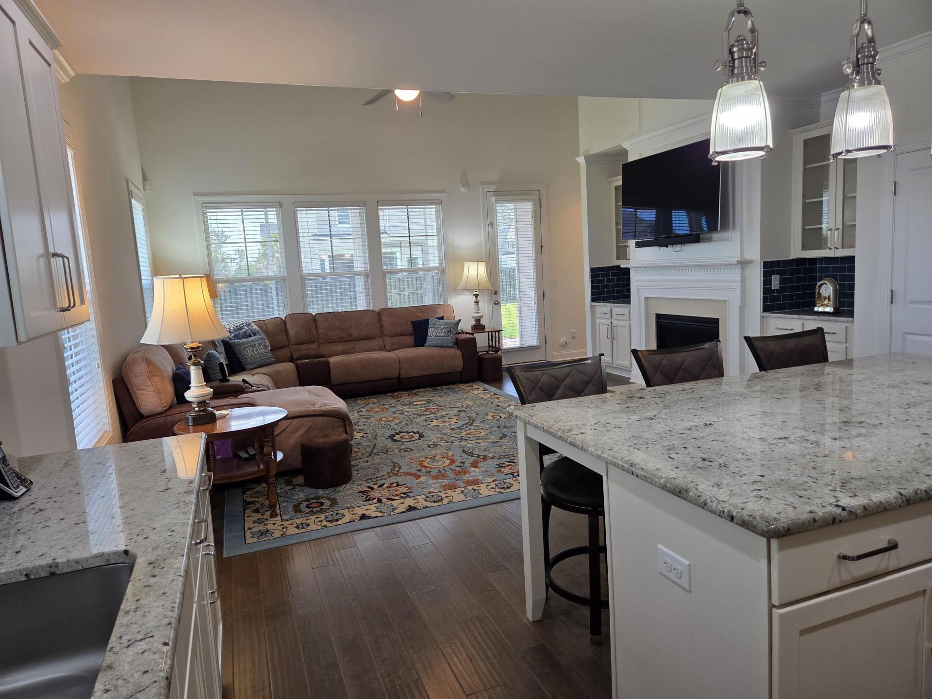 1000 Englemann Oak Dr. Photo 19