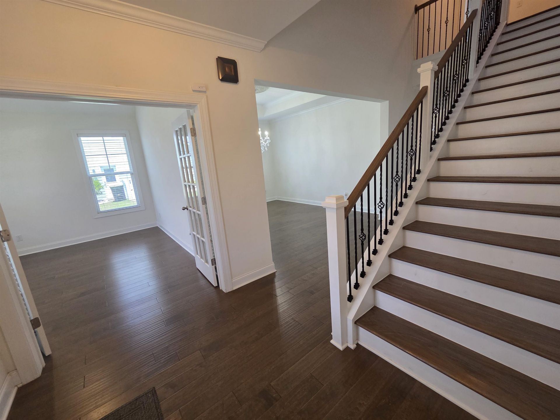 1000 Englemann Oak Dr. Photo 7