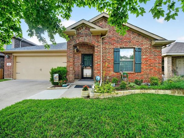 2011 Crosby Drive, Forney, TX 75126