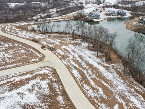 1083 Arbor Woods Drive, Pleasant Hill, IA 50327