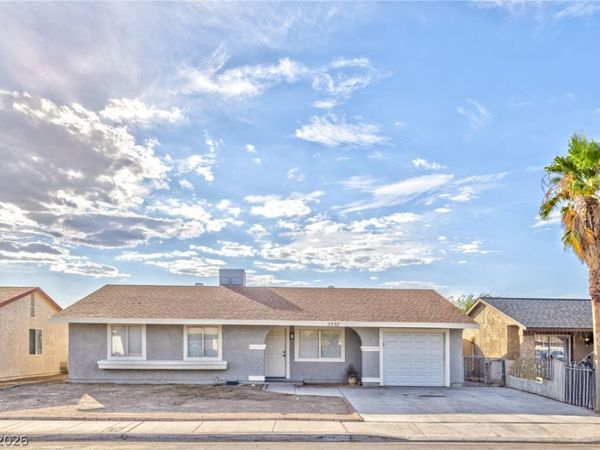 3757 Longfellow Street , Las Vegas, NV 89115