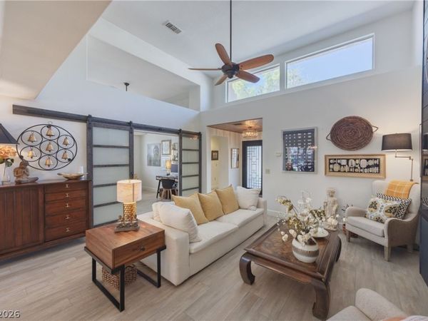 2405 Dove Valley Court , Las Vegas, NV 89134