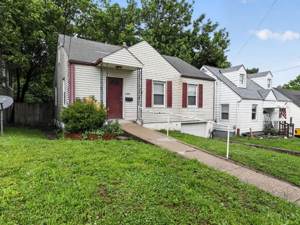 1866 Ashbrook Drive, Cincinnati, OH 45238
