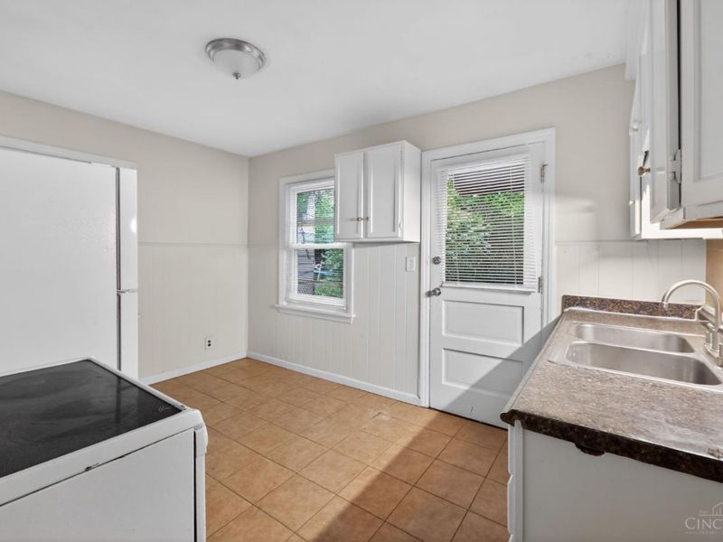 1866 Ashbrook Drive, Cincinnati, OH 45238 Photo 13