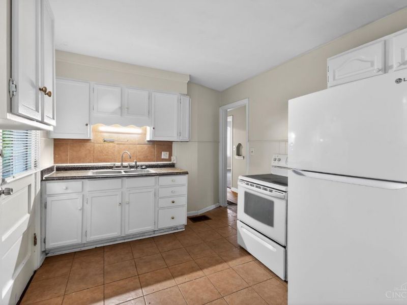 1866 Ashbrook Drive, Cincinnati, OH 45238 Photo 14